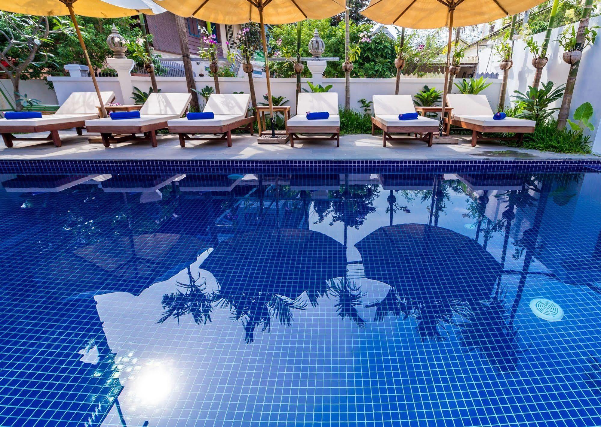 The Unique Angkor Villa Сиемрип Экстерьер фото